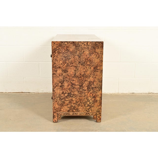 Henredon Mid-Century Hollywood Regency Chinoiserie Faux Tortoise Shell Bar Cabinet, Circa 1970s For Sale - Image 13 of 15