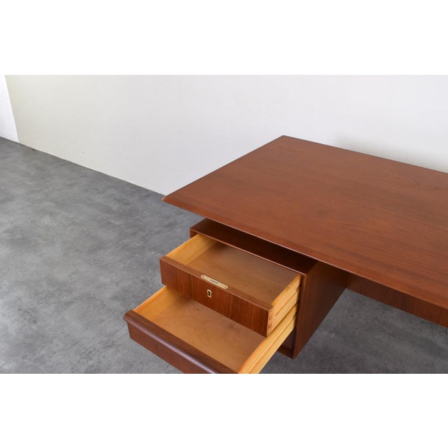 Mid-Century Danish Teak Executive Desk by Svend Åge Madsen for H.P. Hansen, 1960s For Sale - Image 17 of 18