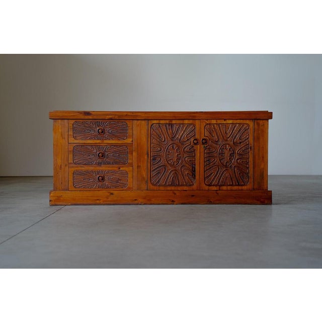 Hand-Carved Sideboard from Aquarius Enterprises, South Africa, 1970s For Sale - Image 4 of 18