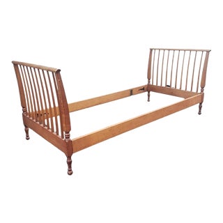Early 20th Century Victorian Maple Day Bed For Sale