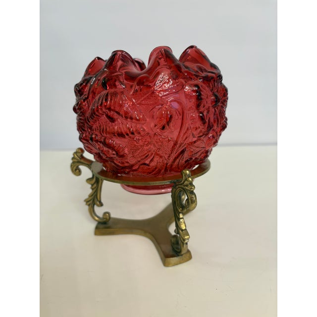 Victorian 1980s Hollywood Regency Fenton Poppy Glass Bowl on Brass Stand For Sale - Image 3 of 4