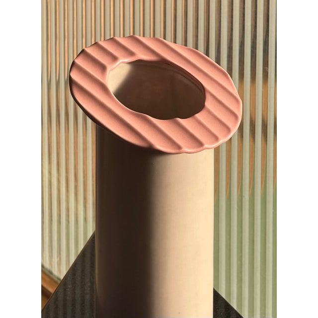 1980s Postmodern Pink Ceramic Vase by Masa Mami, Hawaii Circa 1980 For Sale - Image 5 of 12