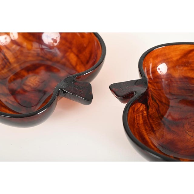 Apple-Shaped Vide Poche Bowls in Tortoiseshell Effect Acrylic Glass attributed to Christian Dior, Italy, 1970s, Set of 2 For Sale - Image 10 of 15