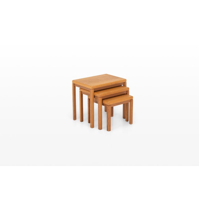 1970s Vintage Oak Nesting Tables by Van Den Berghe Pauvers, 1970s, Set of 3 For Sale - Image 5 of 10
