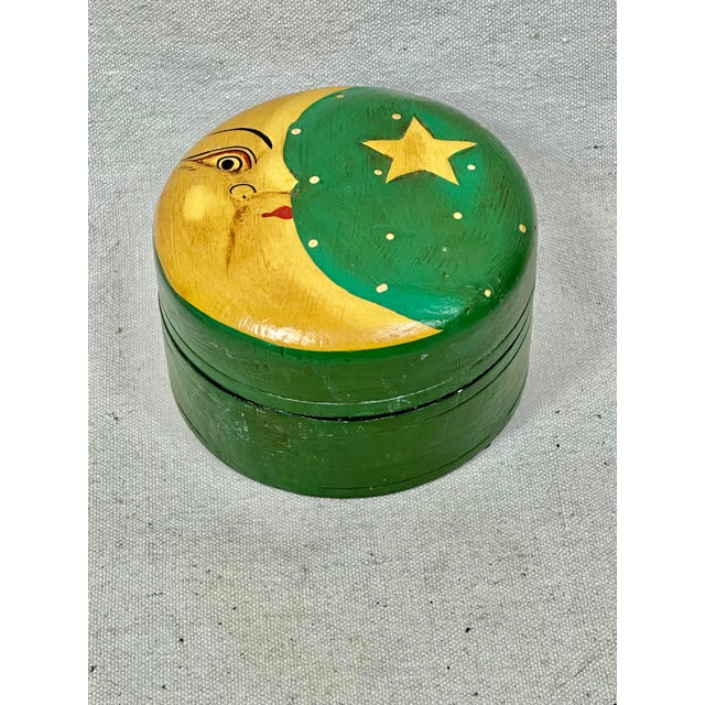 Vintage Celestial Moon and Star Box For Sale - Image 4 of 9