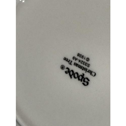 Christmas Tree Plates from Spode, Set of 4 For Sale - Image 4 of 5