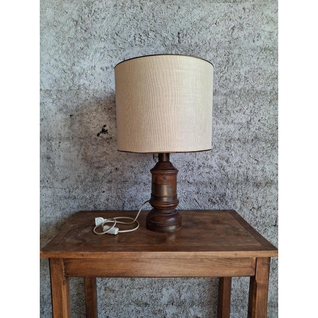 Antique Lamp in Turned Wood and Engraved Brass from Royal Adelaide, 1890s For Sale - Image 3 of 13