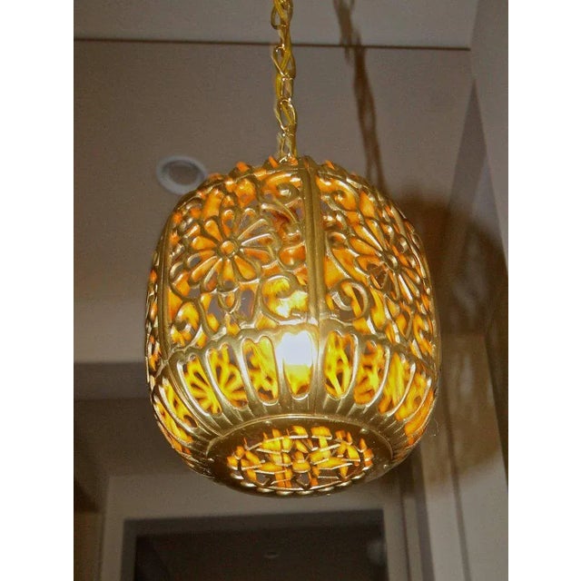 Metal 1950s Hollywood Regency Trio Pierced Brass Asian Ceiling Pendant Lights - Set of 3 For Sale - Image 7 of 12