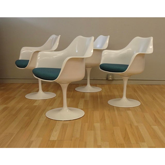 4 restored 'Drudi' chairs by Rudi Bonzanini from Italy 1965. Rare. Repainted molded plastic shells in a gloss white enamel...