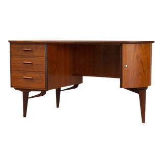 Atomic Bullet Shaped Writing Desk in Teak For Sale