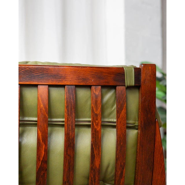 1970s Mid-Century Modern Bentwood Beech and Leather Lounge Chairs - A Pair For Sale - Image 11 of 15