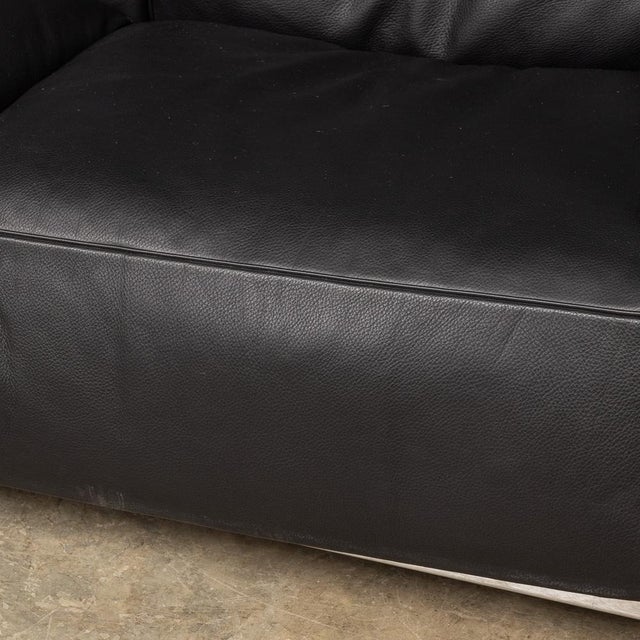 Black Large Model Sofa by Le Corbusier for Cassina, 2000s For Sale - Image 8 of 18