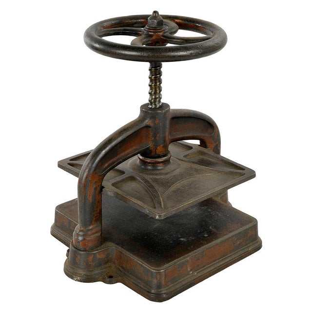 This cast iron binding press is a superb example of early 20th century craftsmanship. Designed for pressing books, it is...