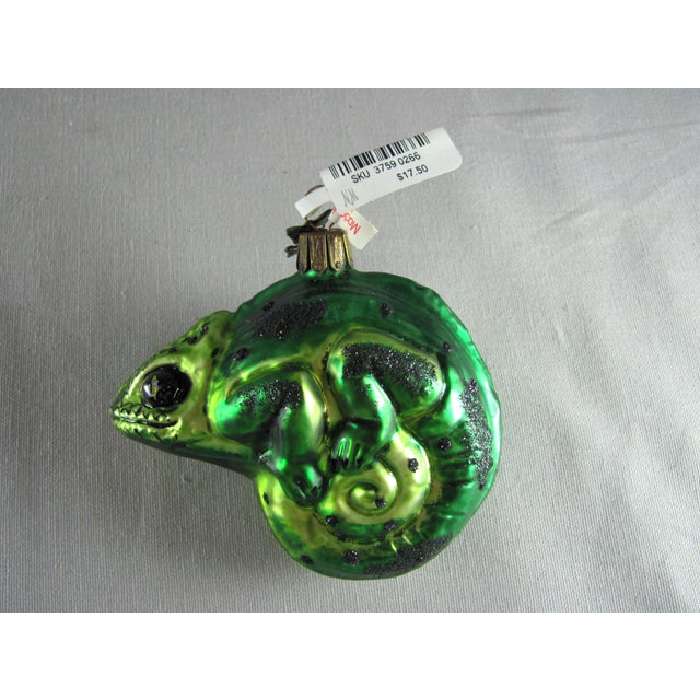 Well cared for with little-to-no obvious damage Glitter does come off—as glitter does Butterfly charm 2002 With original...