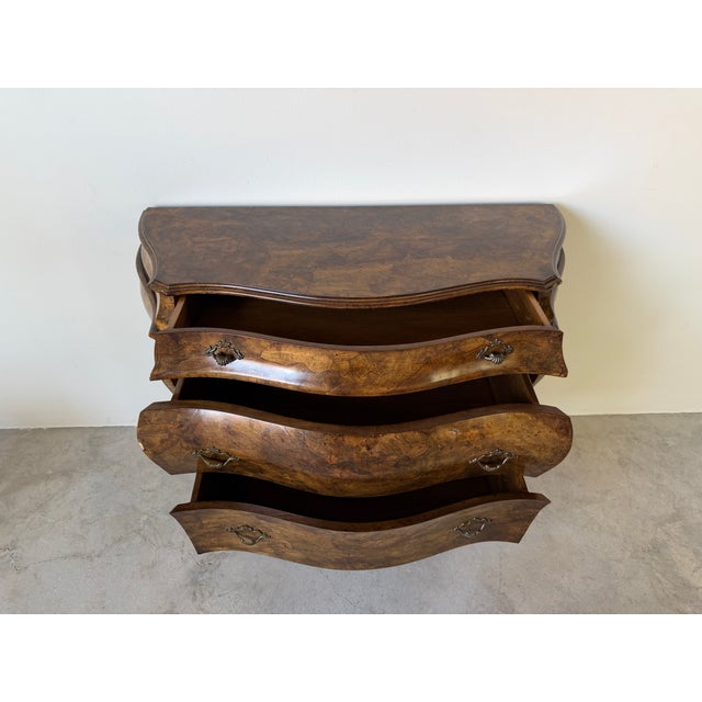 Brown Italian Louis XV Style Bombe Burlwood Chest With Cabriole Legs For Sale - Image 8 of 18