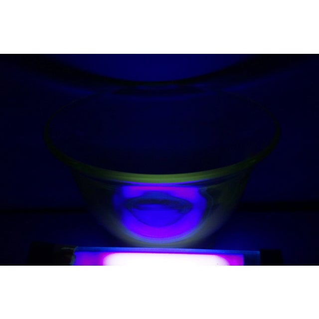 Vintage 1968 Dominick Labino Uranium Green Studio Art Glass Bowl Dish 7" For Sale - Image 12 of 13