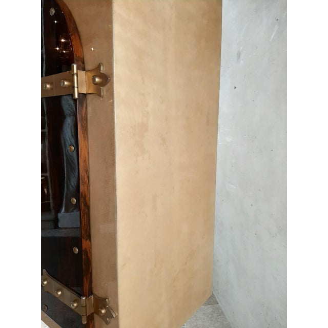 Mid-Century Bar Cabinet in Wood and Goatskin Parchment attributed to Aldo Tura, 1950s For Sale - Image 17 of 18