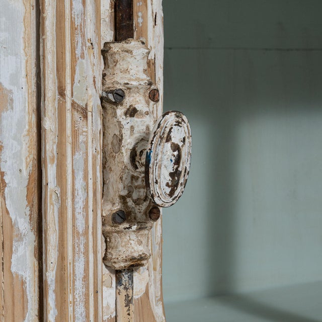 French Mid 20th Century France Cream Wood Display Cabinet For Sale - Image 3 of 11