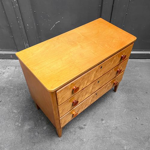 Brown Mid-Century Modern Chest of Drawers in Birch For Sale - Image 8 of 15