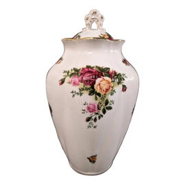 Example of Royal Albert Vessels and Vases