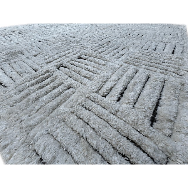 Rh Basanti Rug – 9' × 12' Marled Ivory/Charcoal | Hand-Knotted Wool Blend | Contemporary Himalayan-Inspired Design For Sale - Image 11 of 18