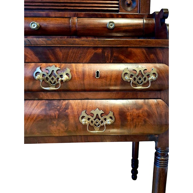 Early 19th-Century American Empire Dressing Table With Flame Mahogany Veneer For Sale - Image 11 of 14