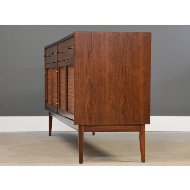 1960s Refinished Walnut Mid Century Credenza by Jack Cartwright for Founders For Sale - Image 5 of 10