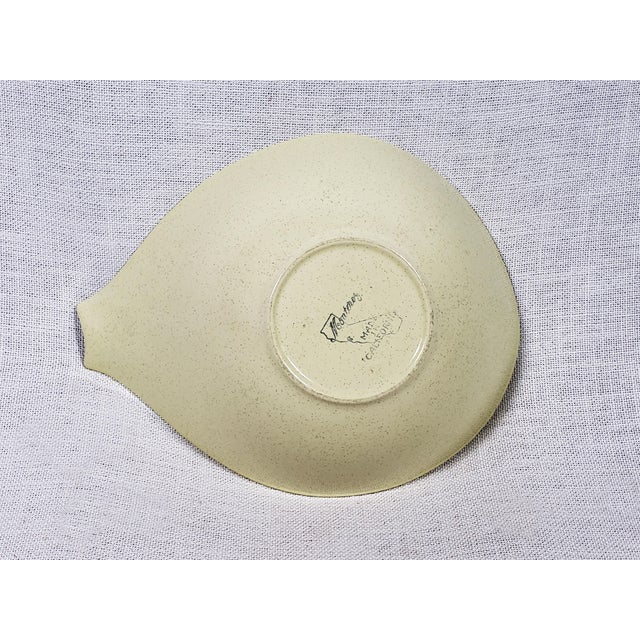 Mid 20th Century Vintage Original Mid-Century Modern Fish Tail Divided Ceramic Serving Dish (Monterey California Pottery) For Sale - Image 5 of 6