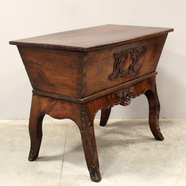 18th Century Louis XV Sideboard in Walnut and Cherry For Sale - Image 3 of 11