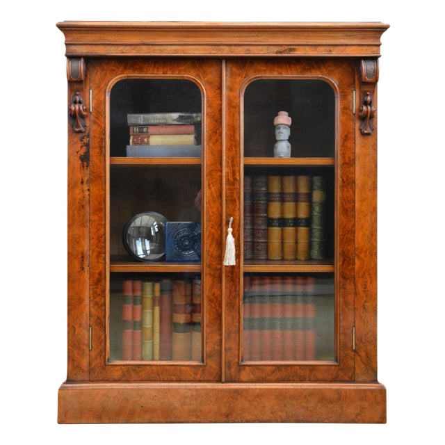 English Victorian Bookcase in Figured Walnut, 1870 For Sale