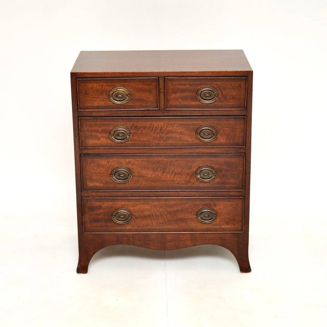 A wonderful antique chest of drawers in the Georgian style. This was made in England, it dates from around the 1930’s...