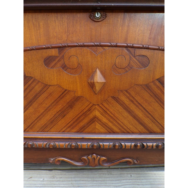 Vintage Lane Art Deco Walnut Cedar Trunk Hope Chest Blanket Chest Bed Bench For Sale - Image 16 of 18