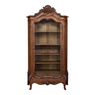 19th Century French Louis XV Serpentine Walnut Display Armoire ~ Bookcase For Sale