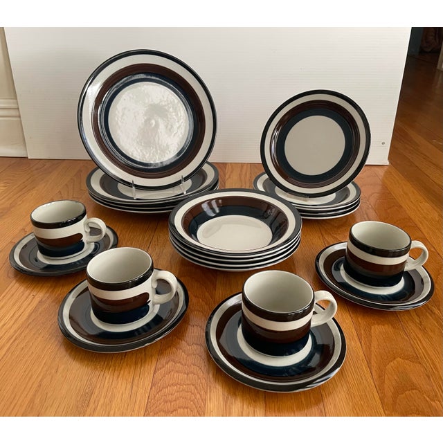 Arabia 1970s "Kaira" by Arabia of Finland. 20 Pieces: Four 5-Piece Place Settings - 20pcs For Sale - Image 4 of 4