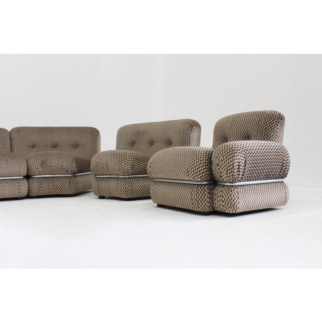 Vintage Italian modular sectional sofa model Longuette designed by Co.im in the 1970s. Consisting of 5 modular pieces...