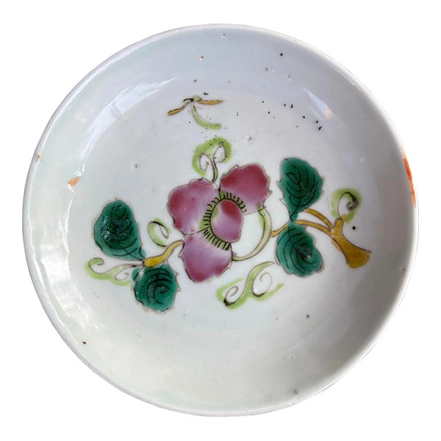 Antique Chinese Late 19th Century Famille Rose Hand-Painted Porcelain ‘Appreciation’ Plate For Sale