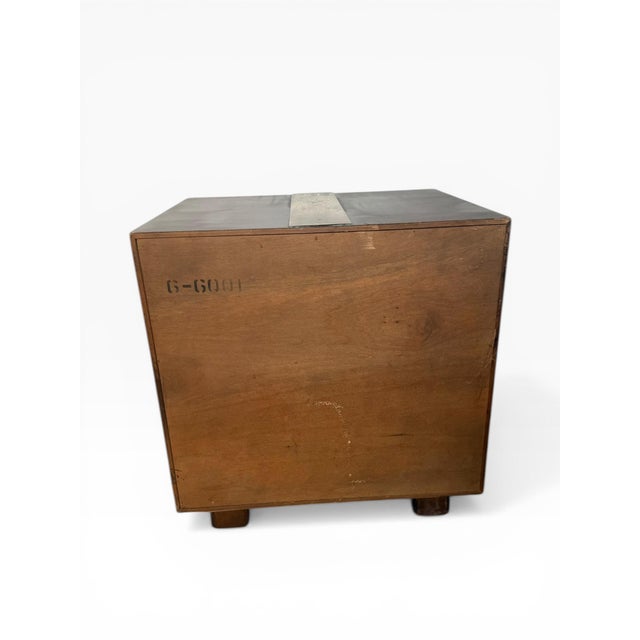 Henredon 1970s Henredon Asian Modern Two-Drawer Nightstands With Brass Accents – A Pair For Sale - Image 4 of 17