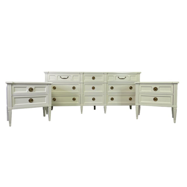 Vintage American of Martinsville Off-White Lacquered Triple Dresser With Original Brass Hardware For Sale - Image 17 of 17