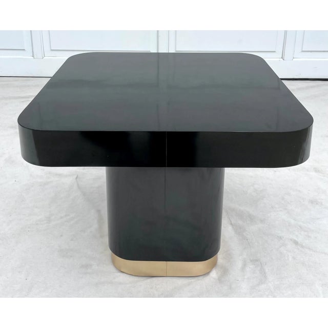 1980's Postmodern Black and Gold Laminate Pedestal Side Table For Sale In Los Angeles - Image 6 of 13
