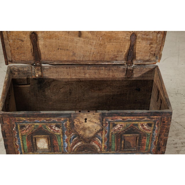 Indian Antique Indian Painted Chest with Hinged Lid and Traces of Original Mirrors For Sale - Image 3 of 18