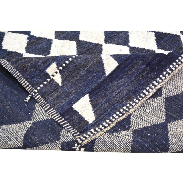 Moroccan Hand Knotted Wool Rug, 9'x13' For Sale In New York - Image 6 of 6