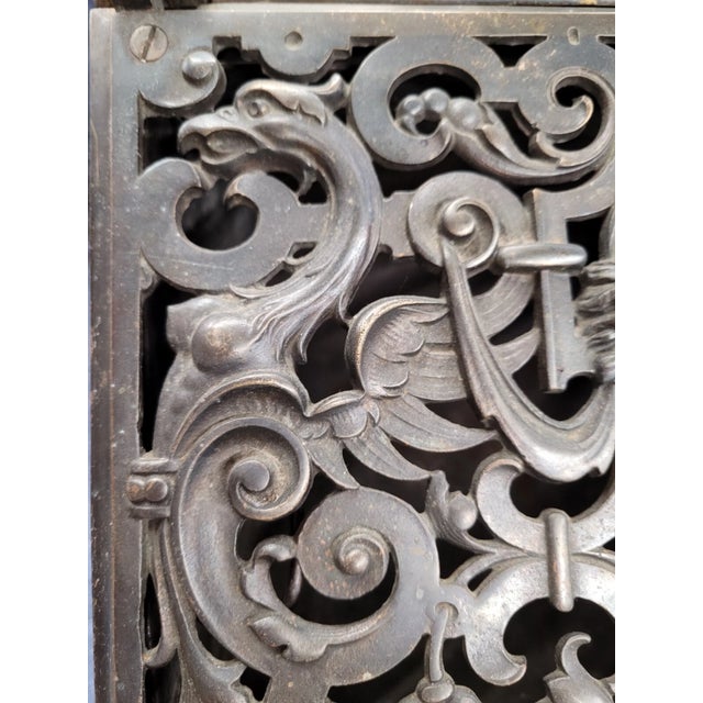 Late 19th Century Antique Art Nouveau Brass & Tin Coal Scuttle Box W/ Lion Feet & Scoop c.1900 For Sale - Image 5 of 18