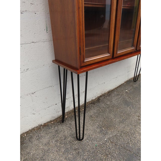 Wood Mid Century Modern Display China Cabinet With Hairpin Legs 6240 For Sale - Image 7 of 14