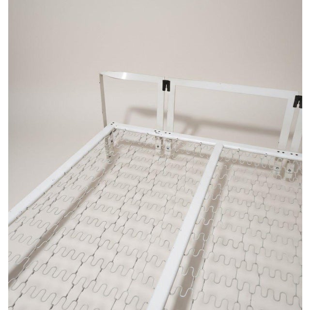 1970s Vanessa Double Bed in White Metal by Tobia Scarpa for Gavina, 1970s For Sale - Image 5 of 9