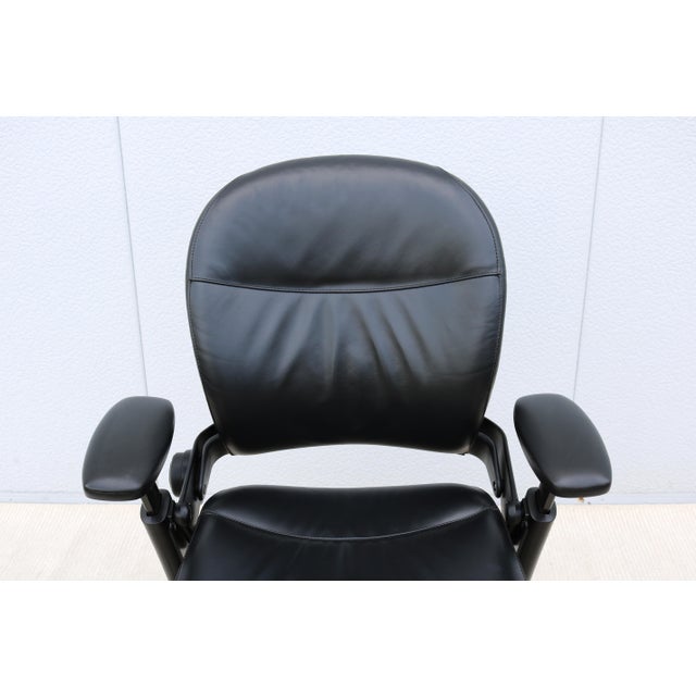 Steelcase Leap Ergonomic Office Desk Chair in Black Leather, Fully Adjustable For Sale - Image 13 of 18