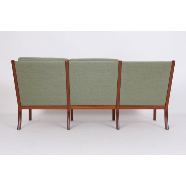 Green Danish Three-Seater Sofa in Mahogany and Wool Fabric by Ole Wanscher for Poul Jeppesens Møbelfabrik, 1960s For Sale - Image 8 of 13