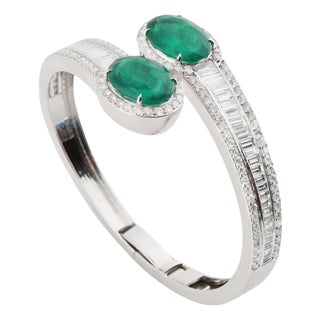 Natural Zambian Emerald high quality diamond Bracelet in 18k gold For Sale