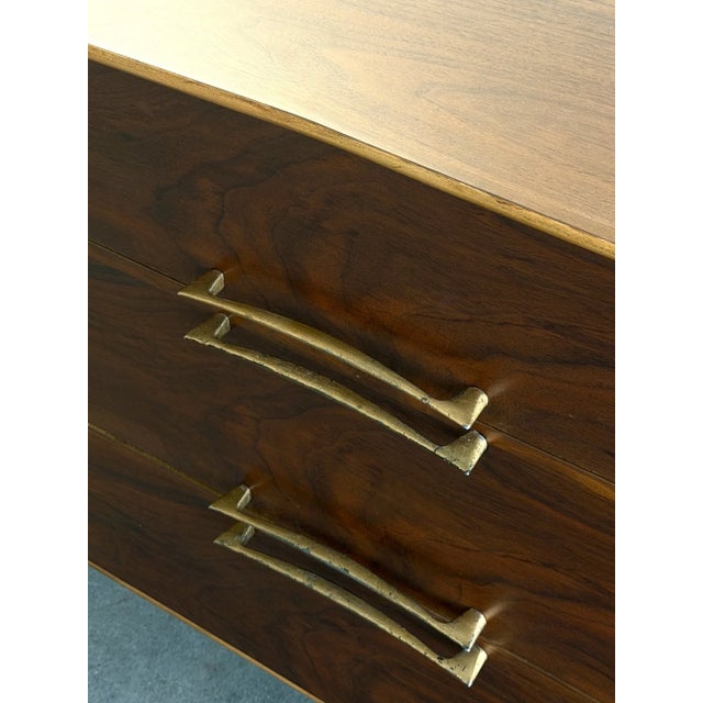 Kent Coffey Mid-Century Modern Eloquence Sculptural Walnut Dresser Buffet For Sale - Image 10 of 15