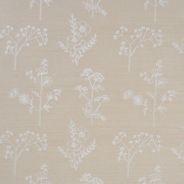 Sample - Schumacher Lisbeth Embroidered Sisal Wallcovering In Pearl For Sale
