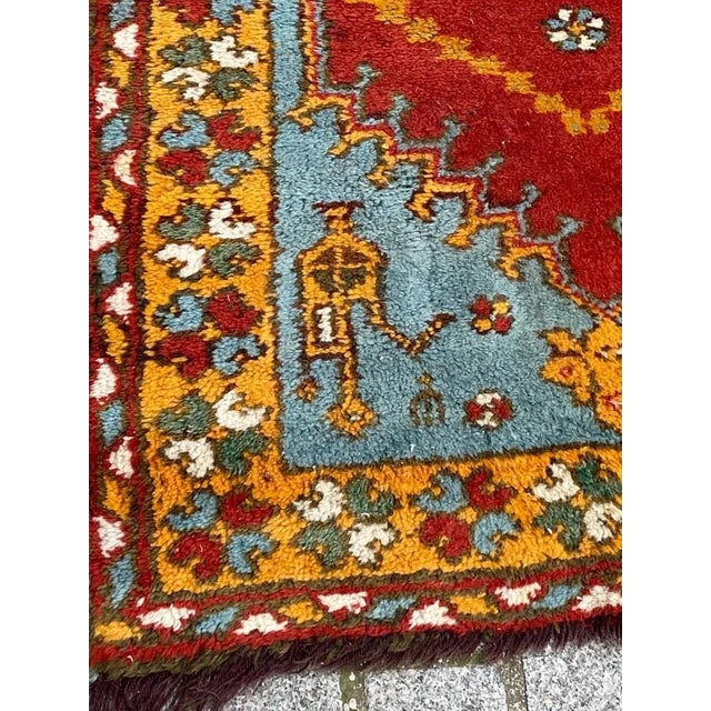 Pretty Mid-Century Turkish Ushak rug with beautiful geometrical design and nice natural colors, entirely hand knotted with...
